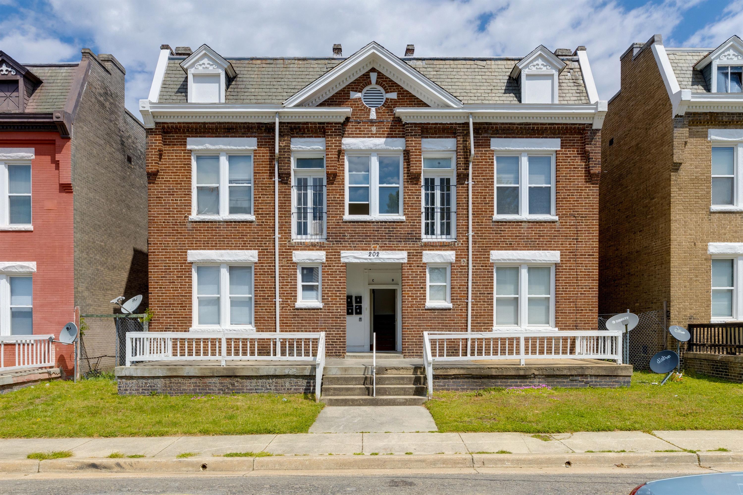 Richmond Condo: 202 Wellford Street. Apt B