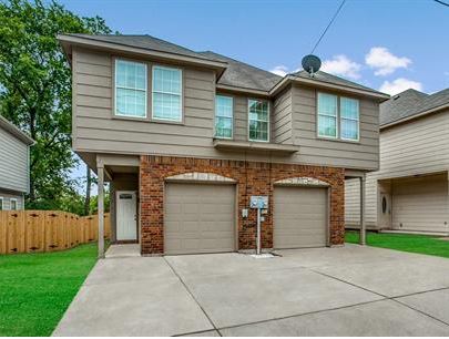 McKinney Townhome: 908 Drexel Street