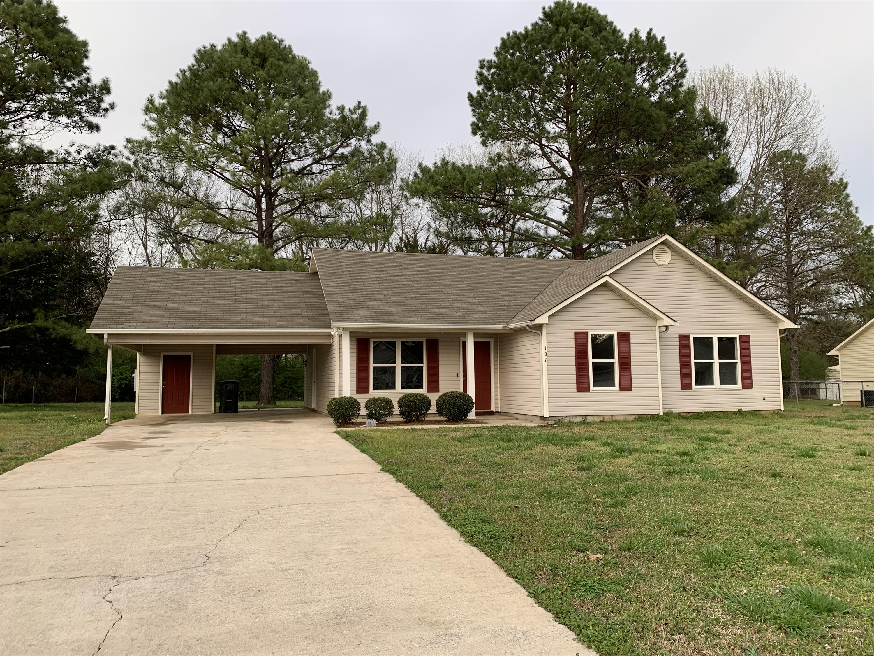 Huntsville House: 107 Ann Bradley Drive