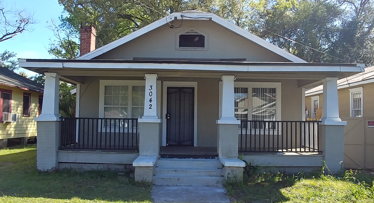 Jacksonville House: 3042 Phyllis St