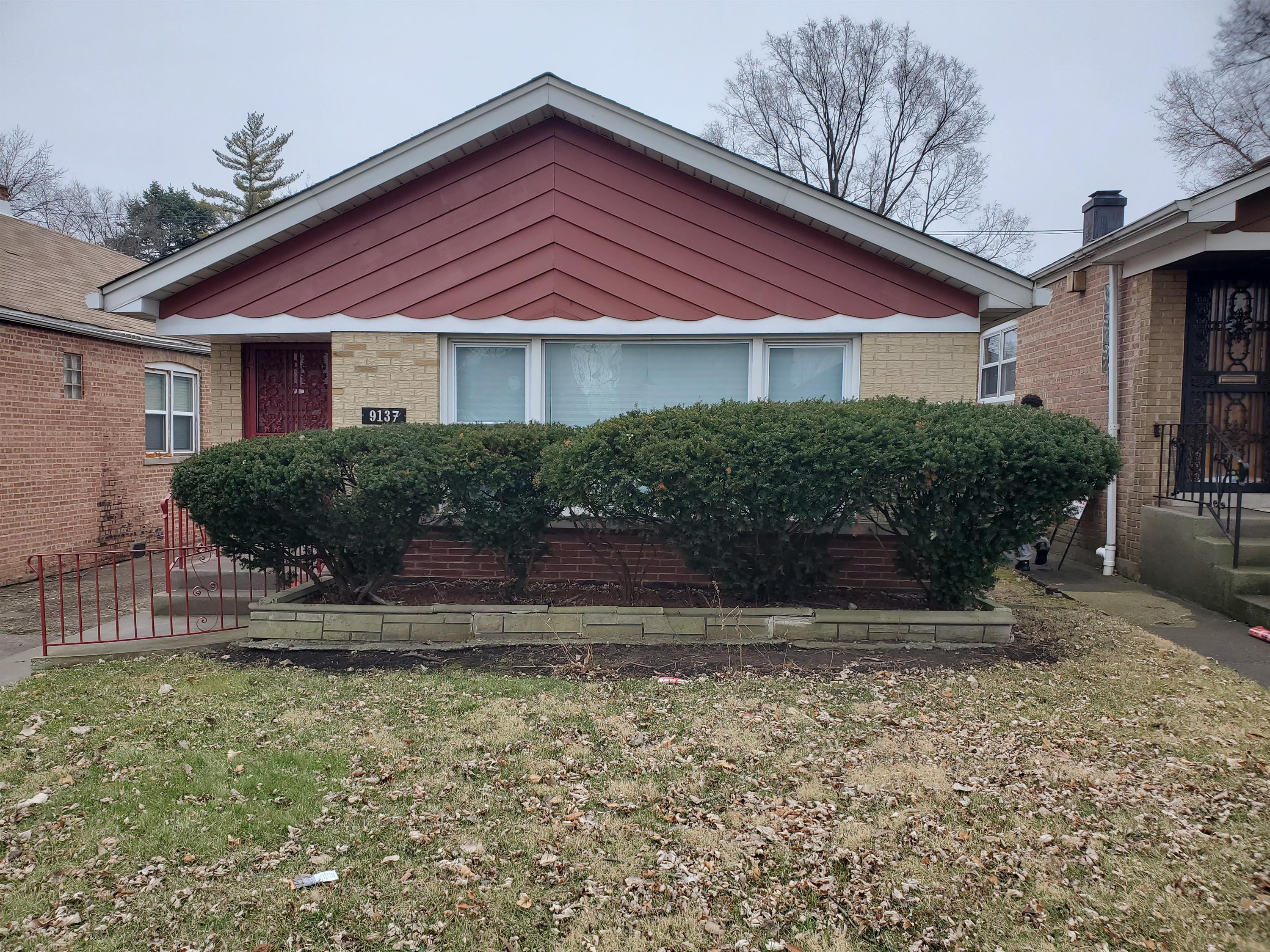 Chicago House: 9137 South Luella Avenue