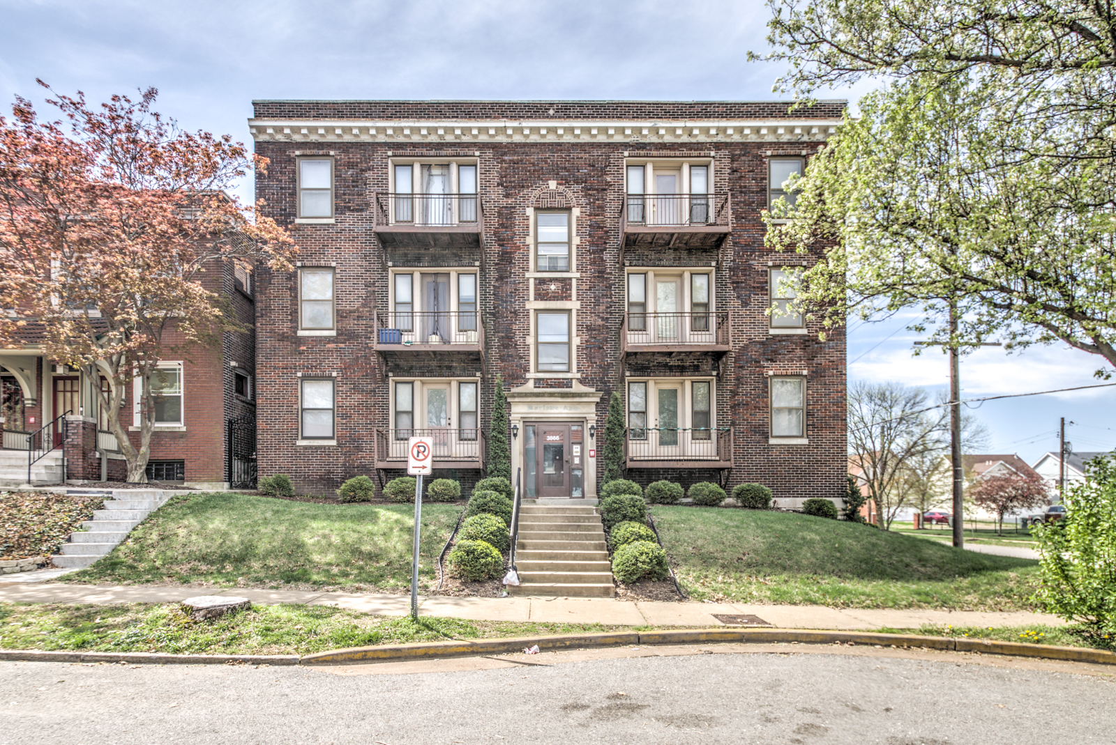 St Louis Condo: 1642 S 39th Street - 2S